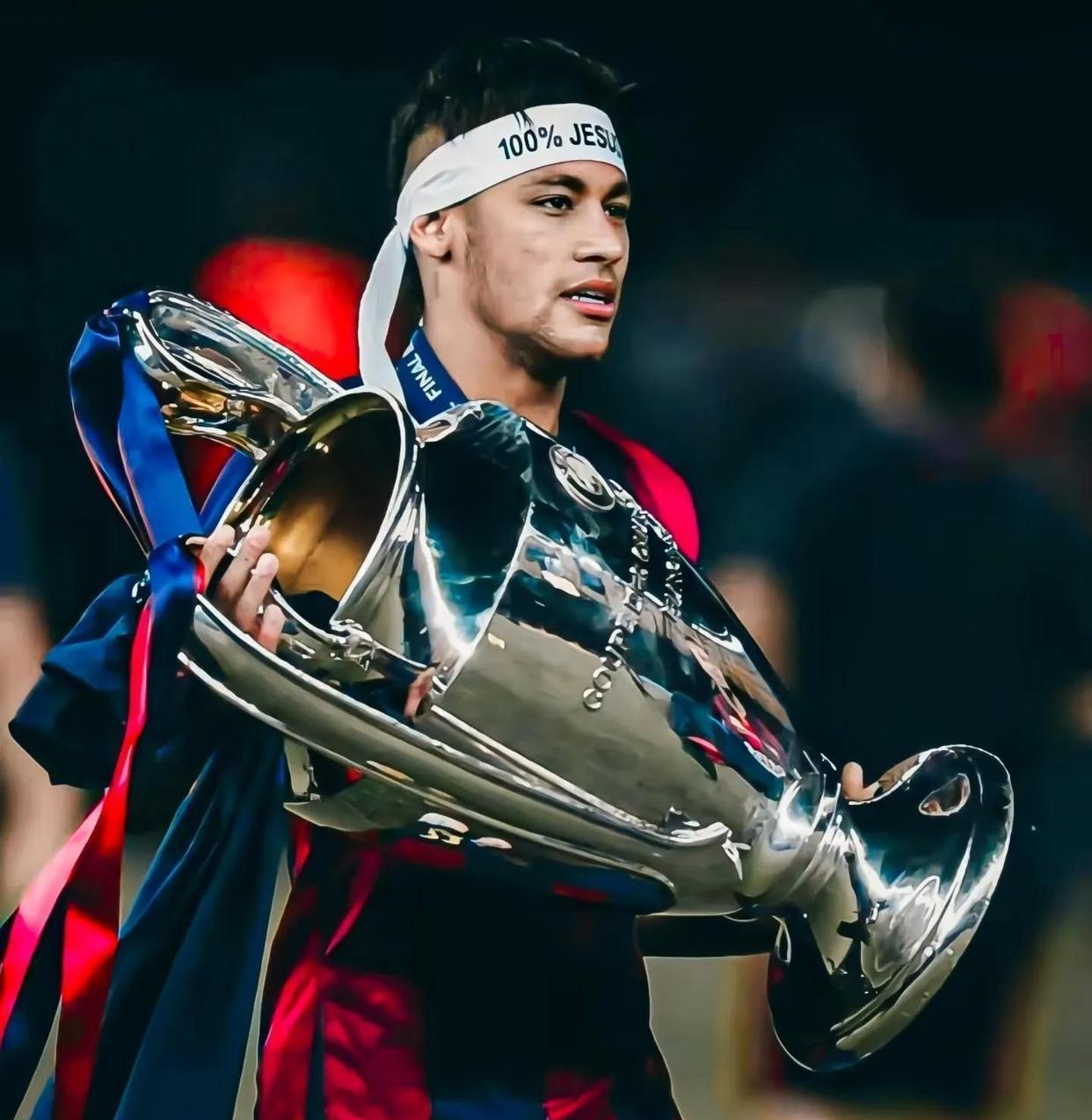 开云-中国队前途光明！，内马尔新星战术调整表现突出赢得满堂喝彩(内马尔中国行)